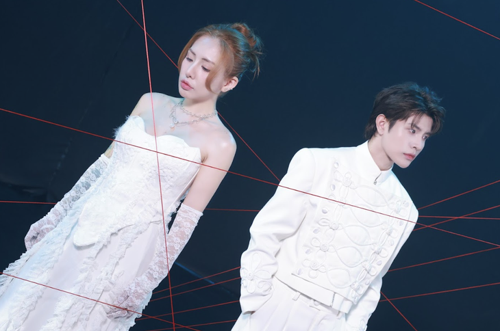 Cái tên 'lạ lẫm' lọt thỏm giữa top 10 trending toàn 'siêu sao' là ai? - Ảnh 2.