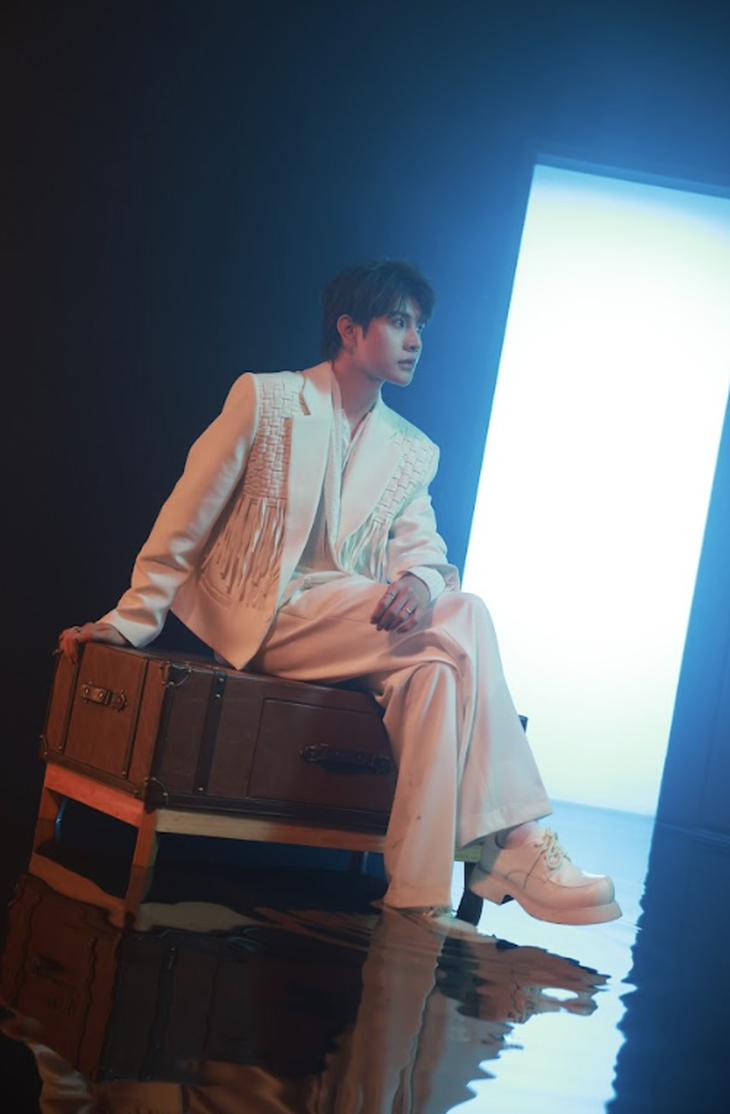 Cái tên 'lạ lẫm' lọt thỏm giữa top 10 trending toàn 'siêu sao' là ai? - Ảnh 3.