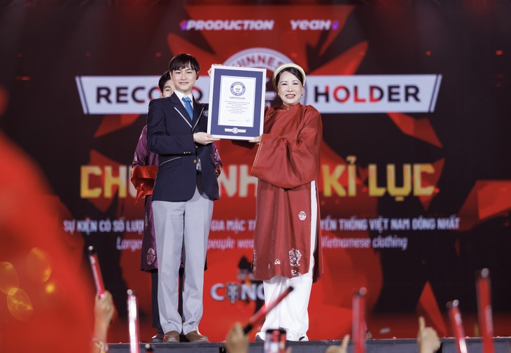  'Anh trai vượt ngàn chông gai': 'Cơn địa chấn' cảm xúc khuấy đảo giới trẻ Sài Gòn - Ảnh 12.