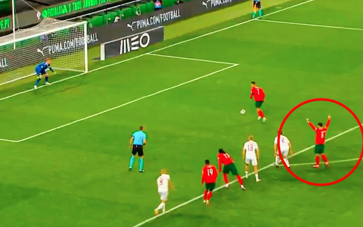 Millwall ra mắt mạng di động khiến CĐV tưởng cá tháng Tư đến sớm - Ảnh 5.