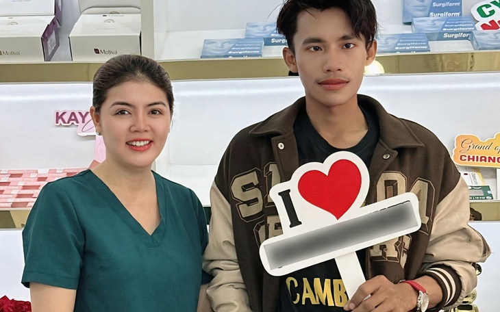 Nam thanh niên gây sốc khi thuê robot làm... bạn gái - Ảnh 5.