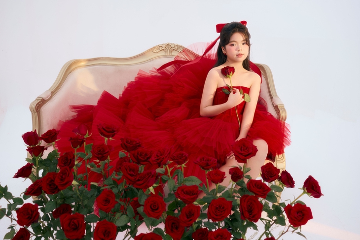 Emily Thanh Như hóa 'công chúa' của NTK Nguyễn Minh Công - Ảnh 9.