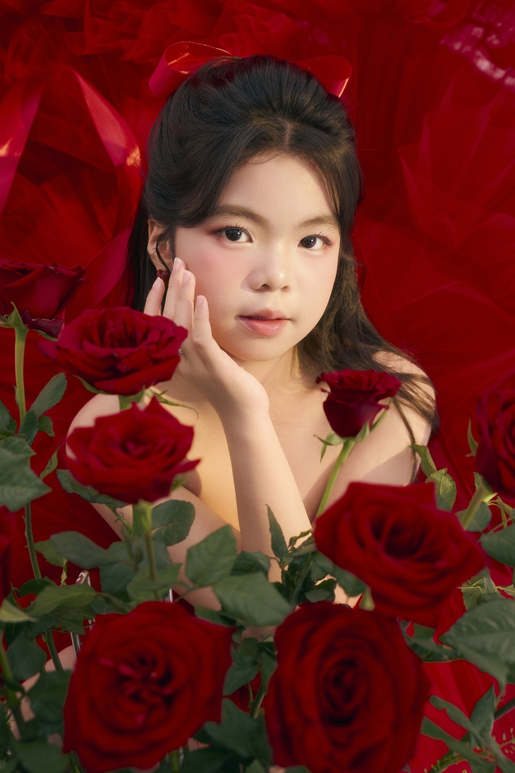 Emily Thanh Như hóa 'công chúa' của NTK Nguyễn Minh Công - Ảnh 7.