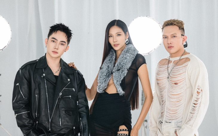 Thấy gì từ cú bắt tay của DAFC và Anh Trai Say Hi Concert - Ảnh 11.