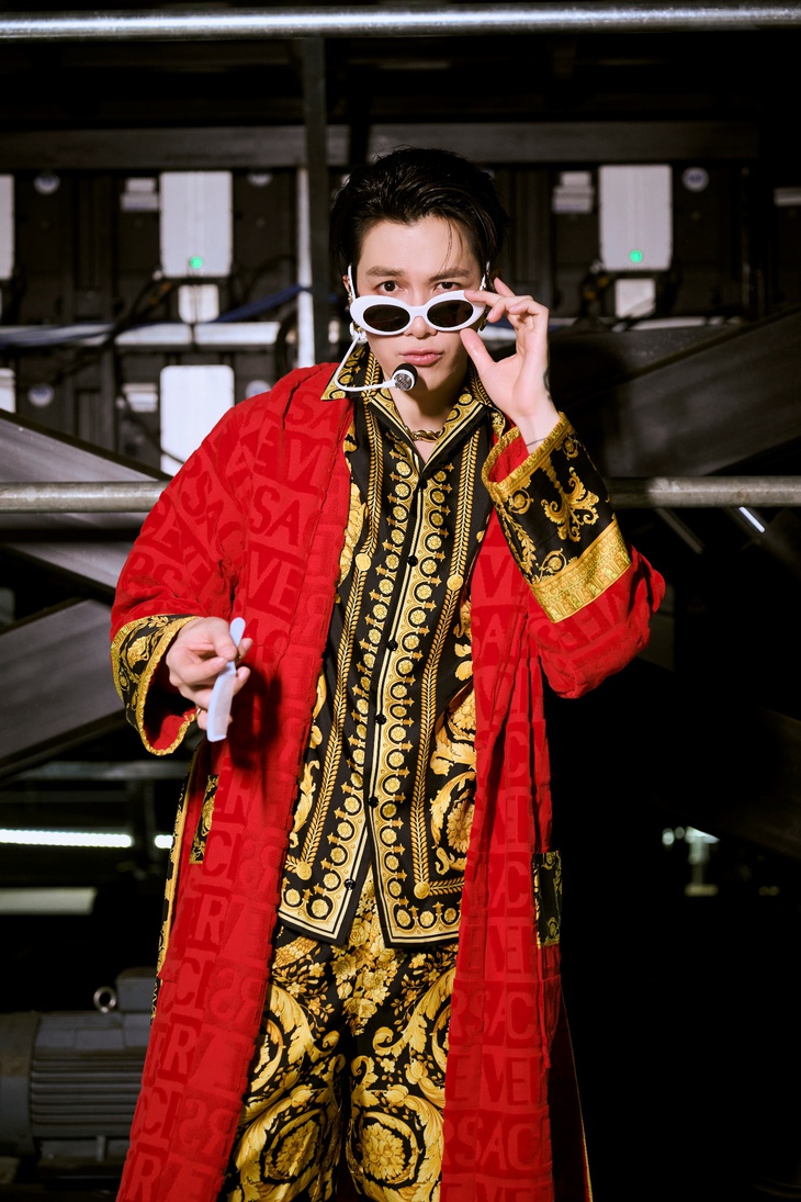 Ai đã làm nên xì tai trang phục cho Anh trai say hi concert? - Ảnh 5.