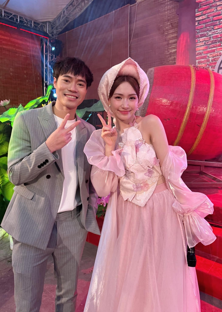 Hòa Minzy - Văn Toàn tung hoả mù với loạt hint ‘trên tình bạn’ - Ảnh 1.