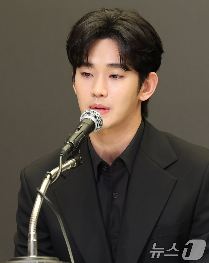 Kim Soo Hyun - Ảnh 2.
