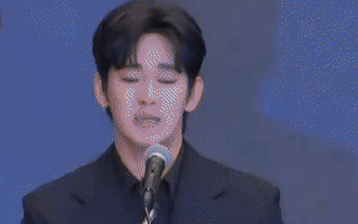 Màn khóc trong họp báo của Kim Soo Hyun đủ chuẩn đề cử trao giải - Ảnh 4.