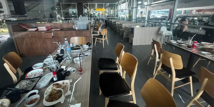 Nhà hàng tố 'khách không trả tiền sau khi bỏ chạy vì động đất' - Ảnh 1.