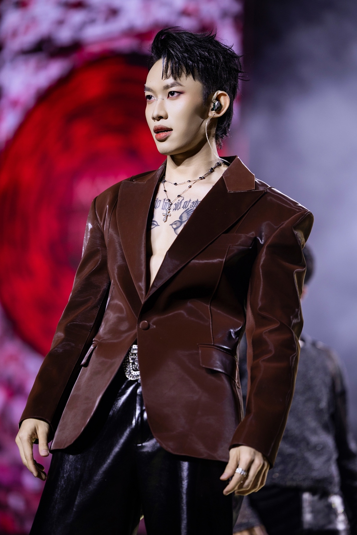 Bước ngoặt đầy táo bạo của Kay Trần - Ảnh 2.