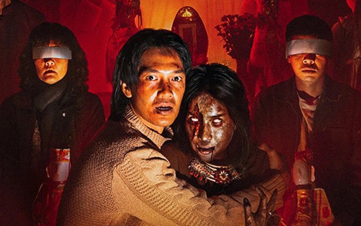 Fan cuồng leo sân khấu cào xước tay Sếp Tùng: Trông hài mà xót! - Ảnh 3.