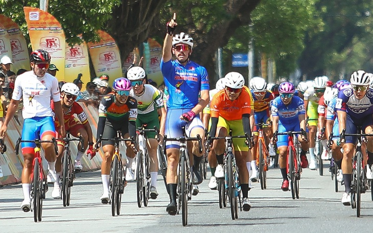 Sợ tai nạn, UCI tính chuyện 'độ' lại cho xe đạp chạy... chậm bớt! - Ảnh 2.