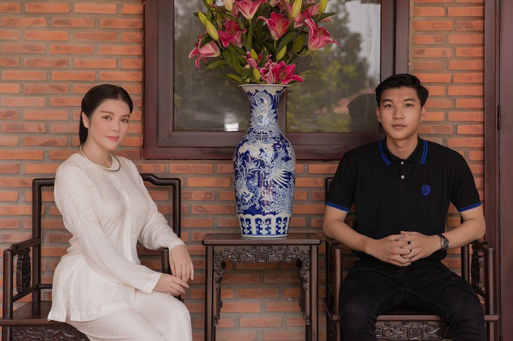 Lý Nhã Kỳ nói gì trước tin ‘HIEUTHUHAI thường xuyên ra vô nhà’ - Ảnh 2.