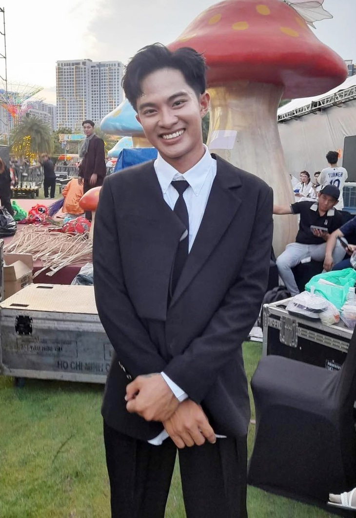 Lê Tuấn Khang lên xu hướng vì ‘không biết chữ’ - Ảnh 1.