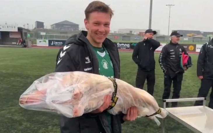 Harriet Dart “toát mồ hôi” vì phát ngôn về… mùi cơ thể đối thủ - Ảnh 3.