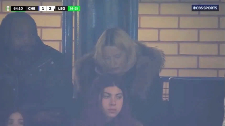 'Nữ hoàng nhạc pop' Madonna bất ngờ xuất hiện trên sân Chelsea - Ảnh 1.