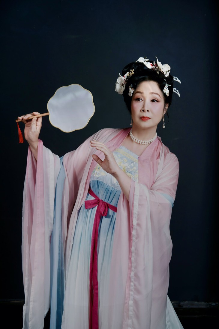 NSND Hồng Vân lửa nghề vẫn cháy bỏng ở tuổi U60 - Ảnh 5.