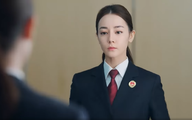 Địch Lệ Nhiệt Ba - Ảnh 4.