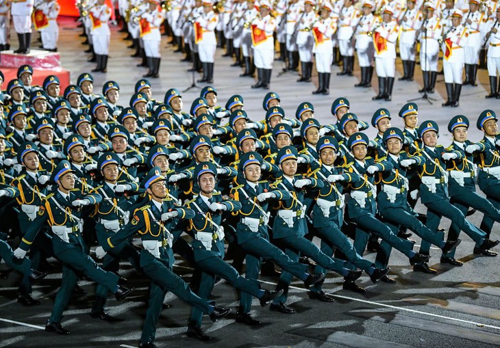 diễu binh - Ảnh 1.