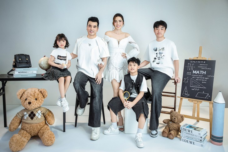 Ưng Hoàng Phúc chia sẻ về cuộc sống bên Kim Cương và các con - Ảnh 1.