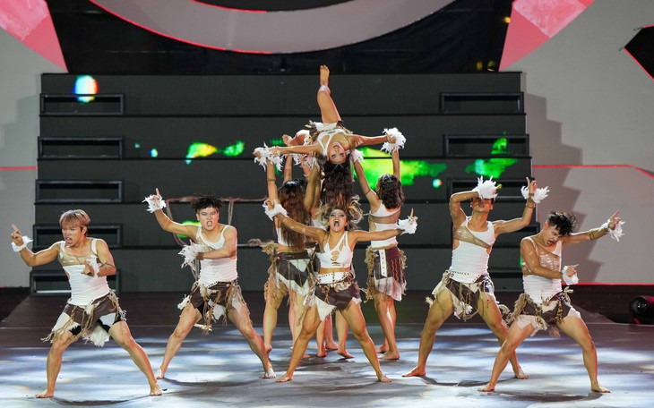 ‘Quả chuối’ lập Kỷ lục Guinness Thế giới về chạy marathon  - Ảnh 3.