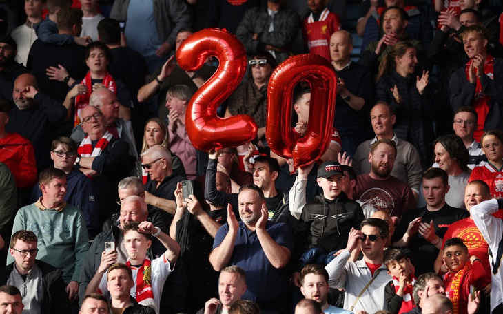 Trọng tài bị chỉ trích ‘check VAR như xem phim hài’ ở Brazil - Ảnh 3.