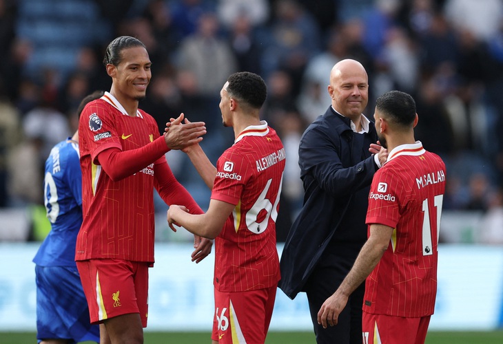 Mohamed Salah: Liverpool vô địch nhờ HLV Slot… khó tính - Ảnh 1.