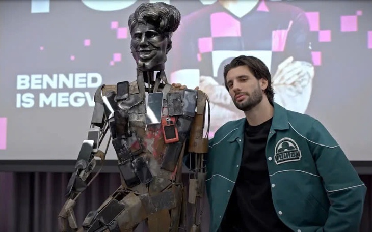 Thủ môn Mamadashvili 'cà khịa' Vinicius chưa trả tiền cá cược - Ảnh 2.