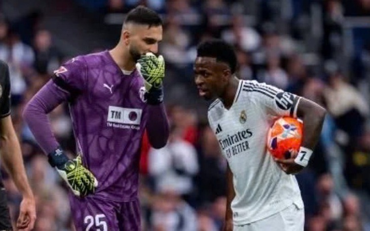 Sao Real Madrid Vinicius đóng quảng cáo hài hước - Ảnh 2.