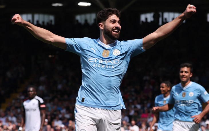 Trung vệ Jeremy Mathieu của Barca giải nghệ đi bán quần áo - Ảnh 4.