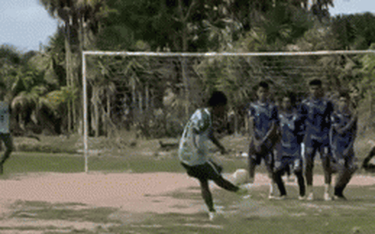 Nữ cầu thủ tuyển Anh ‘ăn cắp chiến thuật’ của đối phương - Ảnh 4.