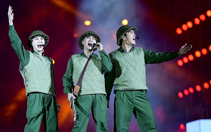 Mưa lửa đạt 2 tỷ ngay ngày đầu công chiếu, nhà sản xuất nói gì? - Ảnh 5.