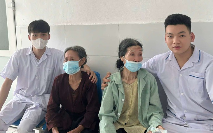 Thời trang sành điệu của nữ thủ tướng U40 Thái Lan  - Ảnh 10.