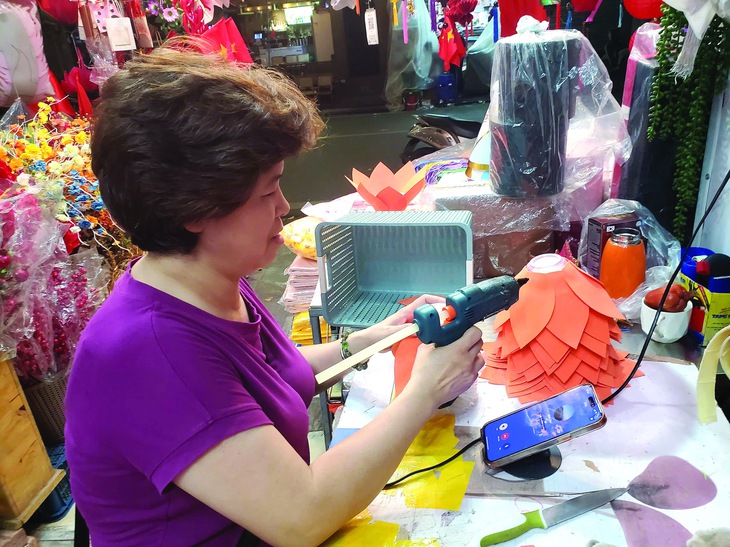 đèn hoa đăng - Ảnh 1.