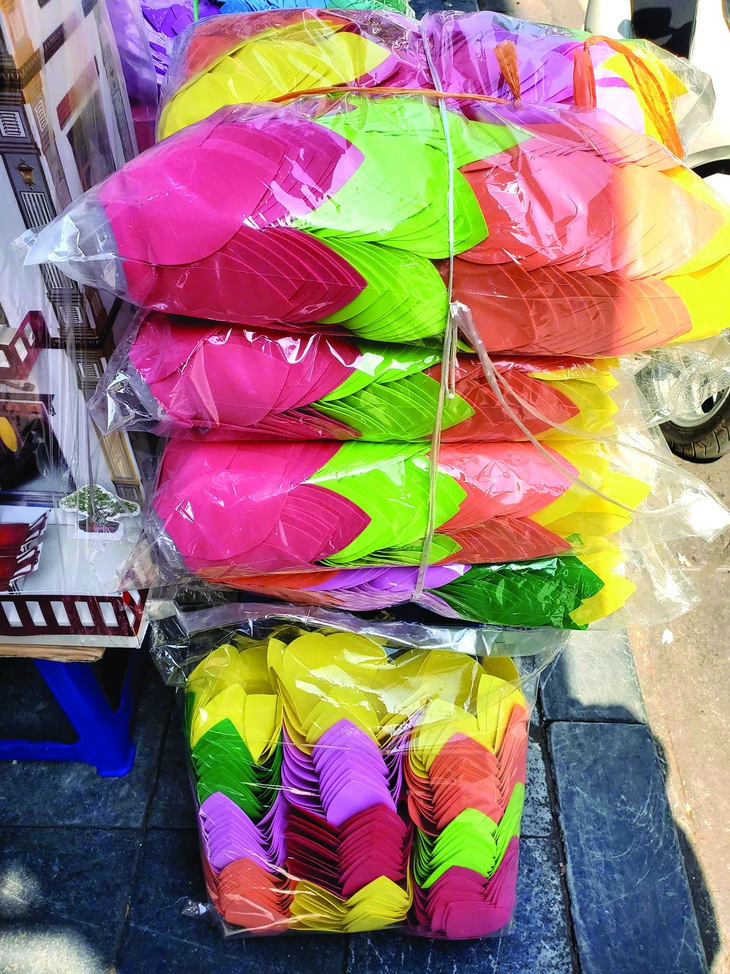 đèn hoa đăng - Ảnh 2.