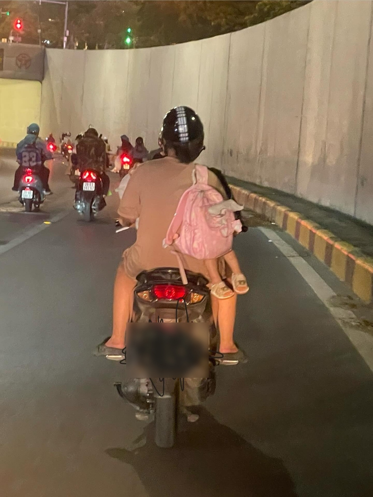 Ảnh vui 15-5: Suýt chút nữa thì... đứng hình! - Ảnh 1.