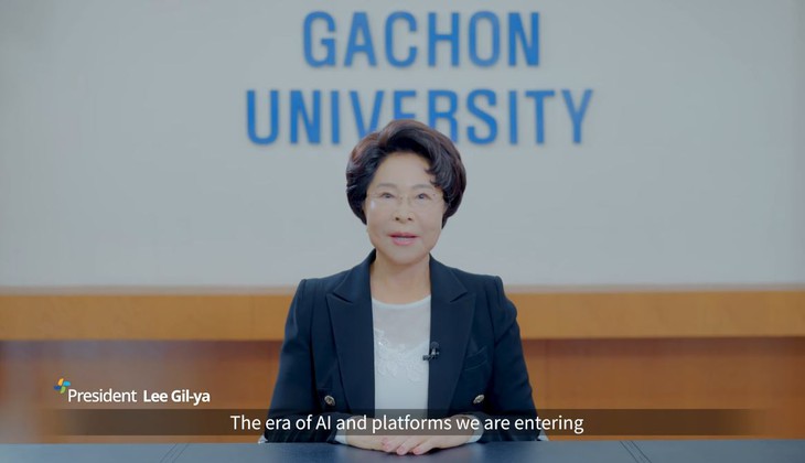 Nữ hiệu trưởng 93 tuổi gây sốt khi từng nhảy Gangnam Style - Ảnh 1.