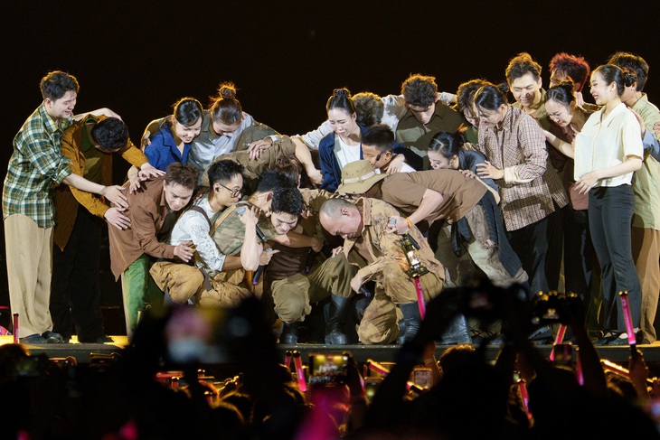 Mưa lửa đạt 2 tỉ ngay ngày đầu công chiếu, nhà sản xuất nói gì? - Ảnh 3.