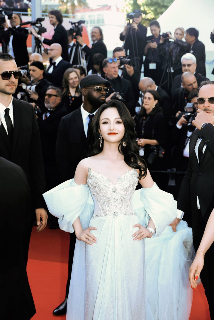 3 mỹ nhân Cbiz 'làm lố' nhất thảm đỏ Cannes 2025 - Ảnh 1.