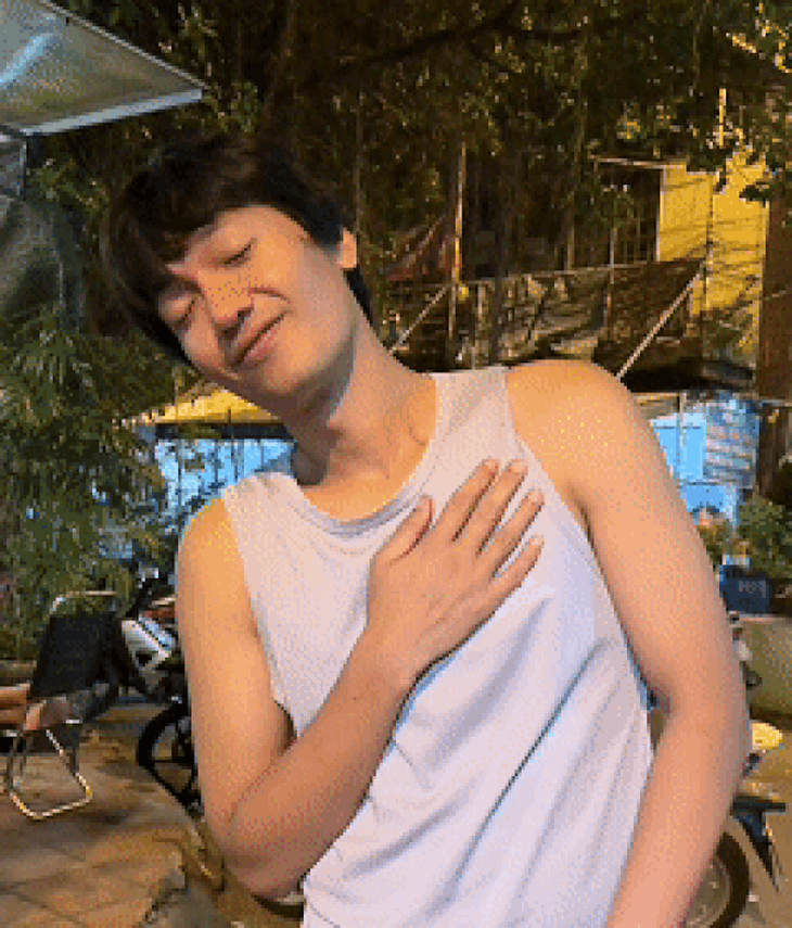 Quang Tuấn nhập hội 'chúa hề' mạng xã hội - Ảnh 4.