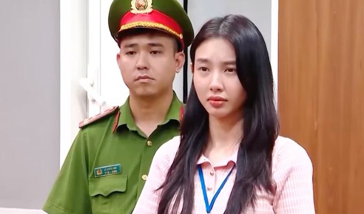 Thùy Tiên và cú ngã đau: Bài học từ một hoa hậu nổi tiếng - Ảnh 1.