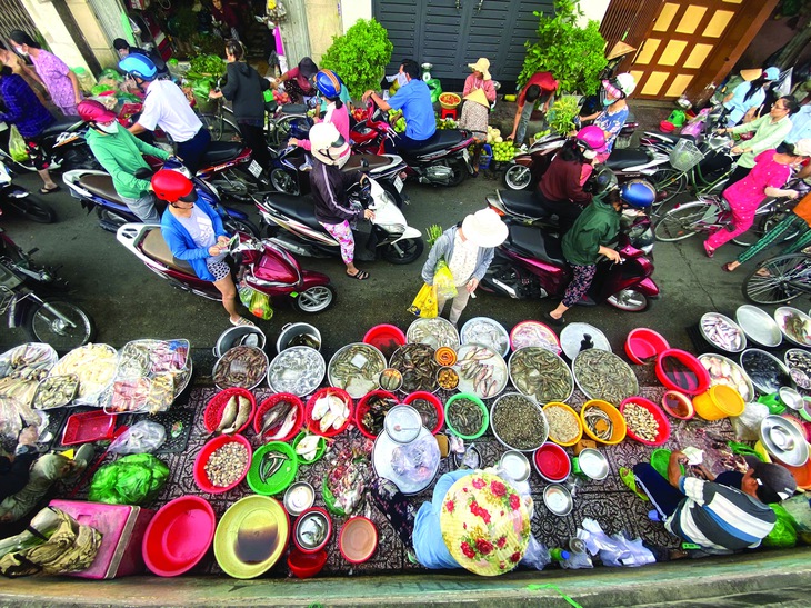  giá leo thang - Ảnh 1.