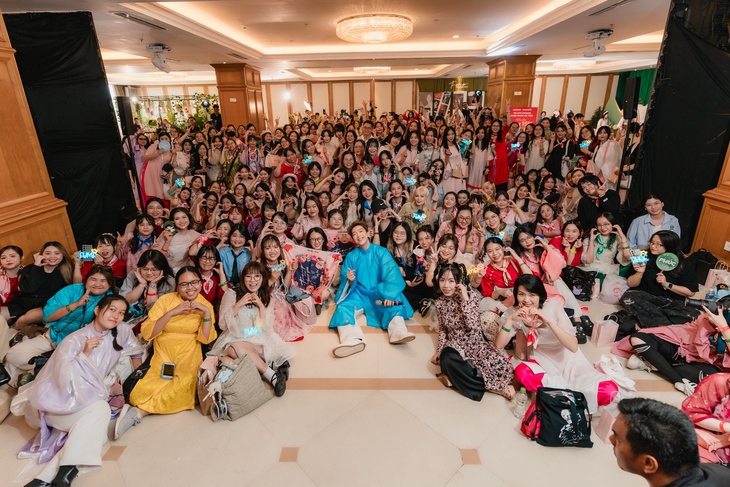 Từ fan meeting của Tăng Phúc, nhìn lại 'công nghệ gặp fan' 2025 - Ảnh 2.