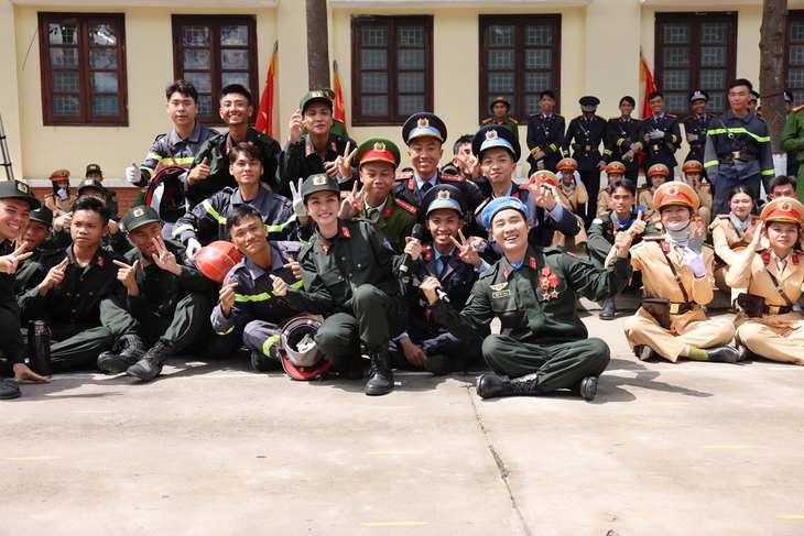 Duyên Quỳnh - Ảnh 2.