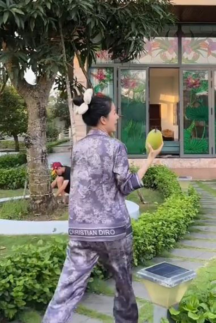 Ngân Collagen - Ảnh 2.