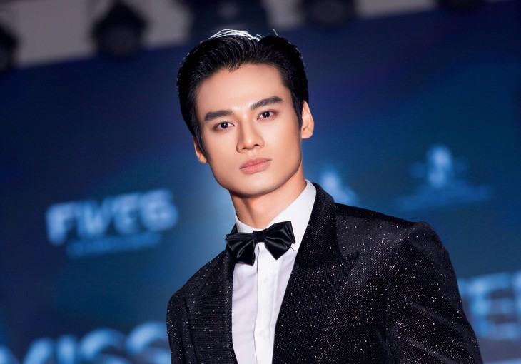 Nam vương Siêu quốc gia - Ảnh 1.