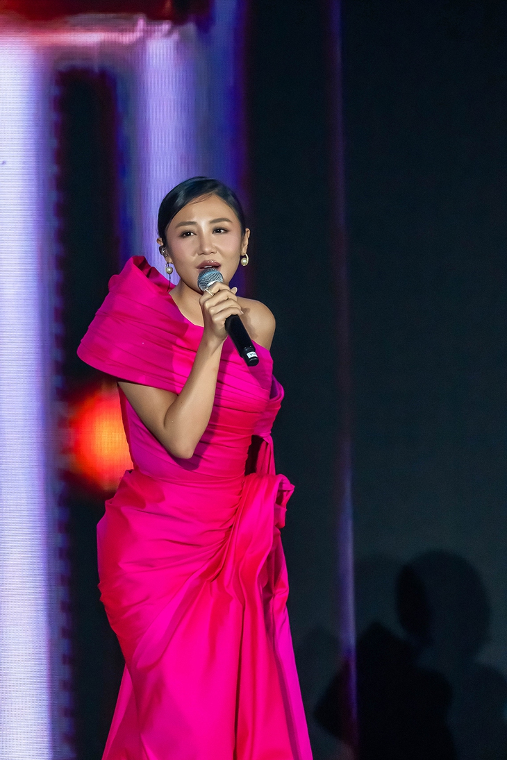 Văn Mai Hương - Ảnh 2.