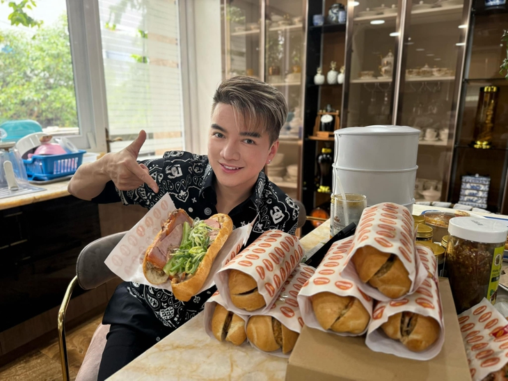 Tình hình ‘sô chậu’ của Đàm Vĩnh Hưng sau 9 tháng bị cấm hát - Ảnh 2.