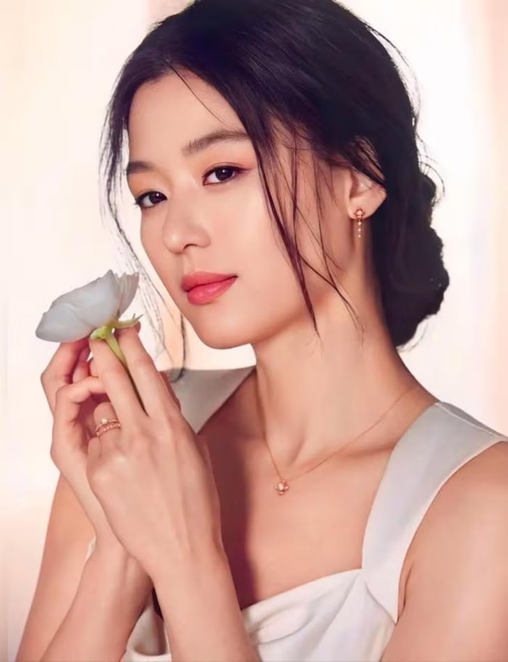 Jun Ji Hyun - Ảnh 2.