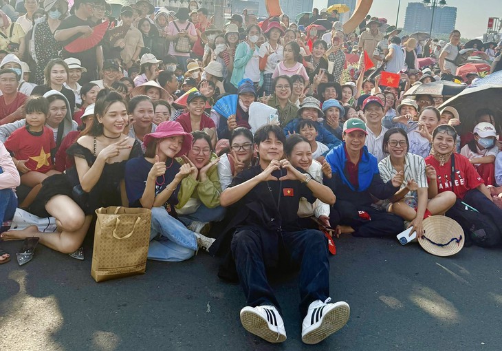 Bị gọi 'cố nhạc sĩ', tác giả bản hit 3,1 tỉ view đính chính - Ảnh 3.